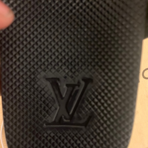 Louis Vuitton shoes - Picture 13 of 16